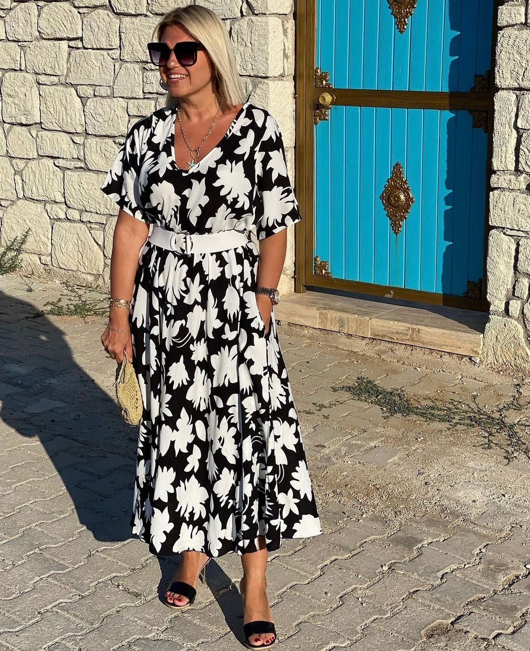 Casual Floral Maxi Dress with V-Neck